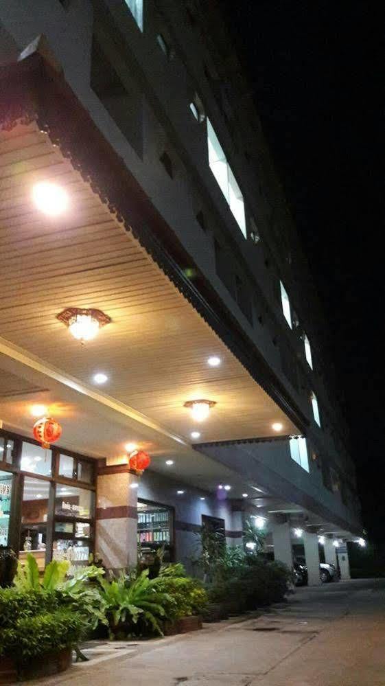 Veerasuda Condotel Ratchaburi Zewnętrze zdjęcie