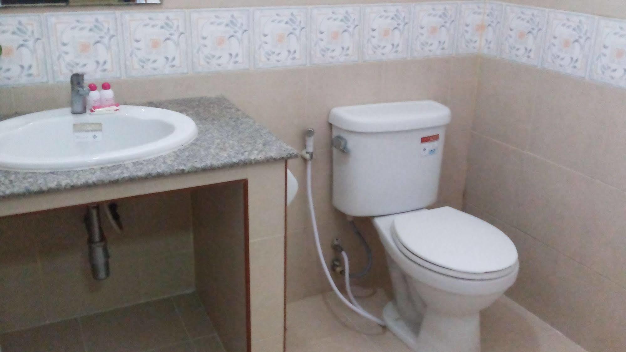 Veerasuda Condotel Ratchaburi Zewnętrze zdjęcie